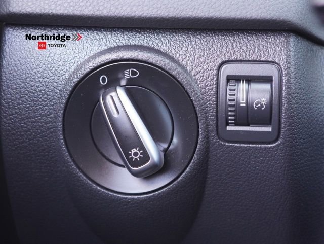 Used 2017 Volkswagen Tiguan Limited w/ Premium Package image 17