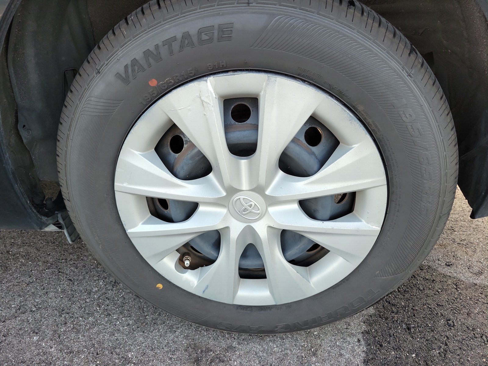 Used 2016 Toyota Corolla L FWD image 7