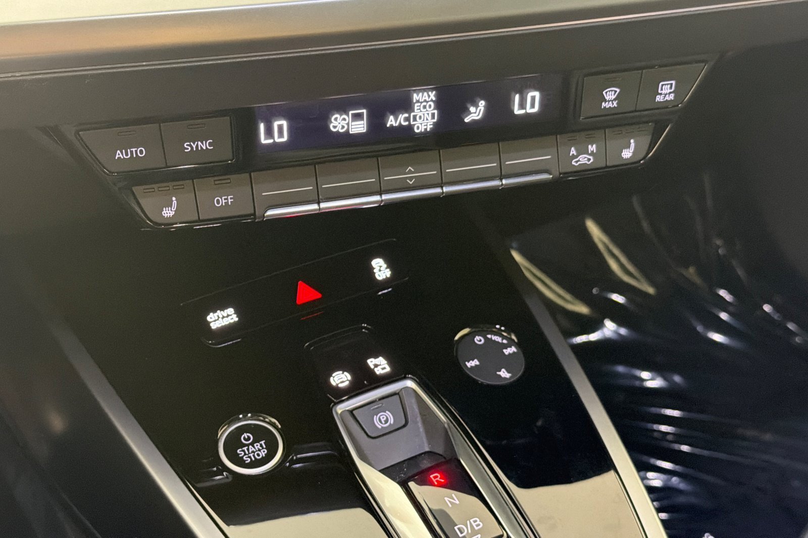 Certified 2023 Audi Q4 e-tron Premium w/ Convenience Package AWD/4WD image 19