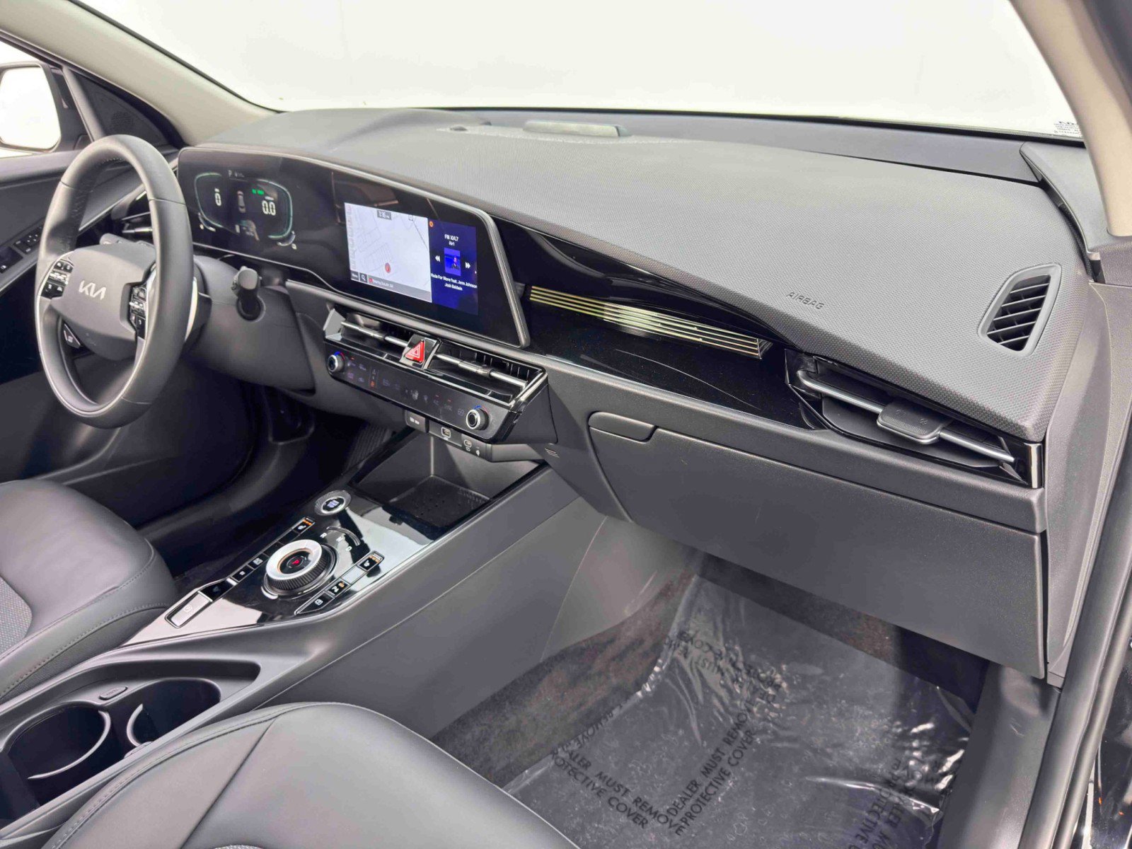 Used 2023 Kia Niro EX FWD image 13