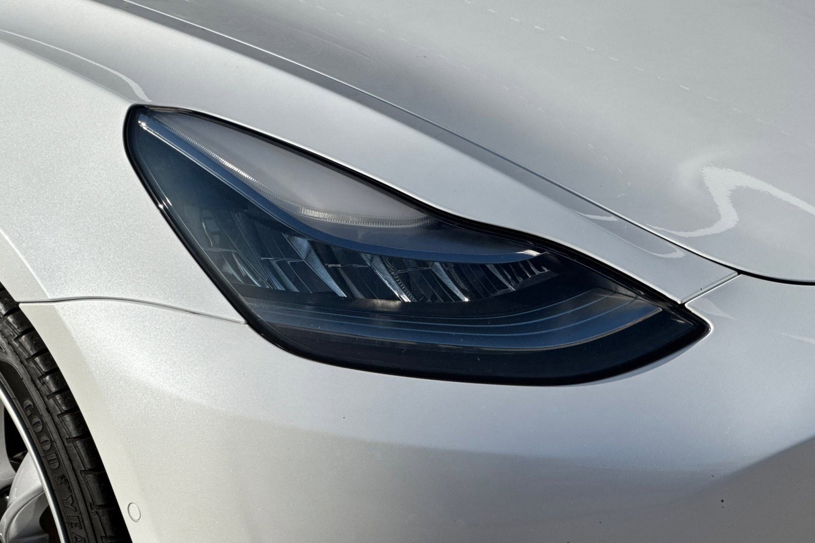 Used 2020 Tesla Model 3 Standard Range image 10