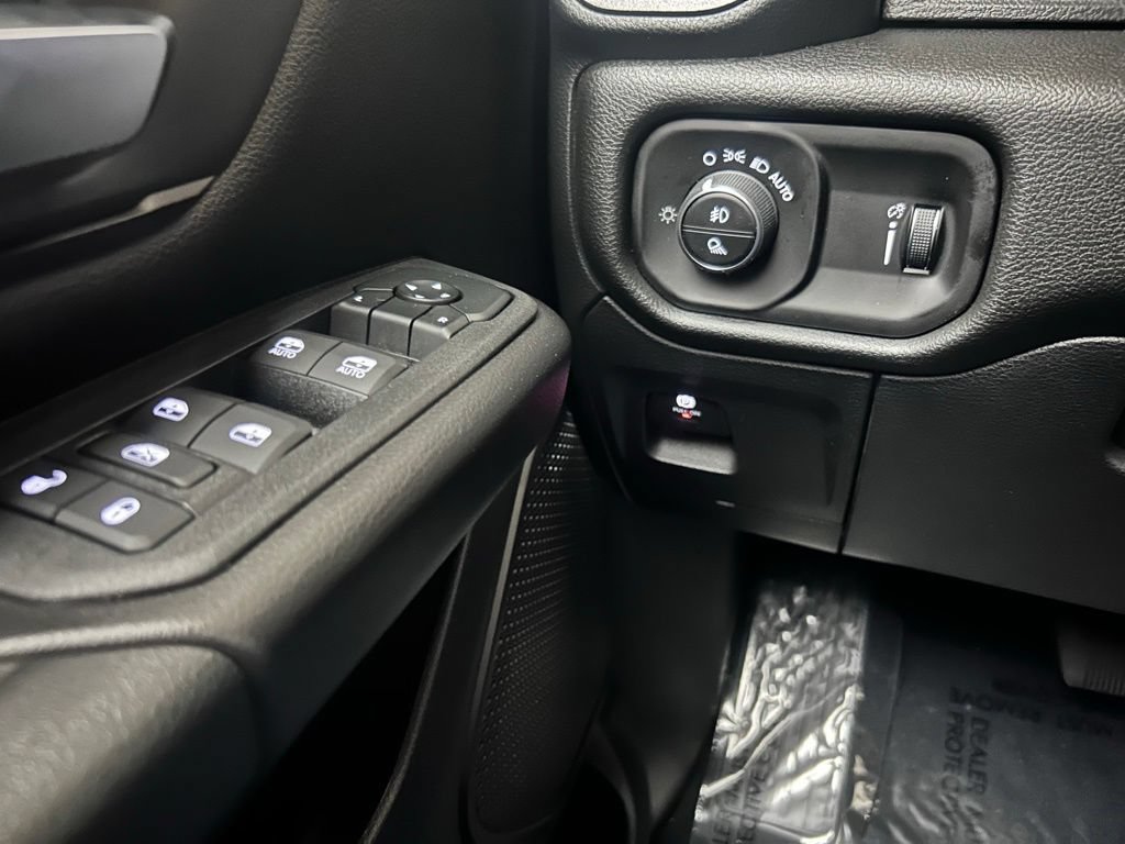 New 2026 RAM 1500 Warlock AWD/4WD image 19