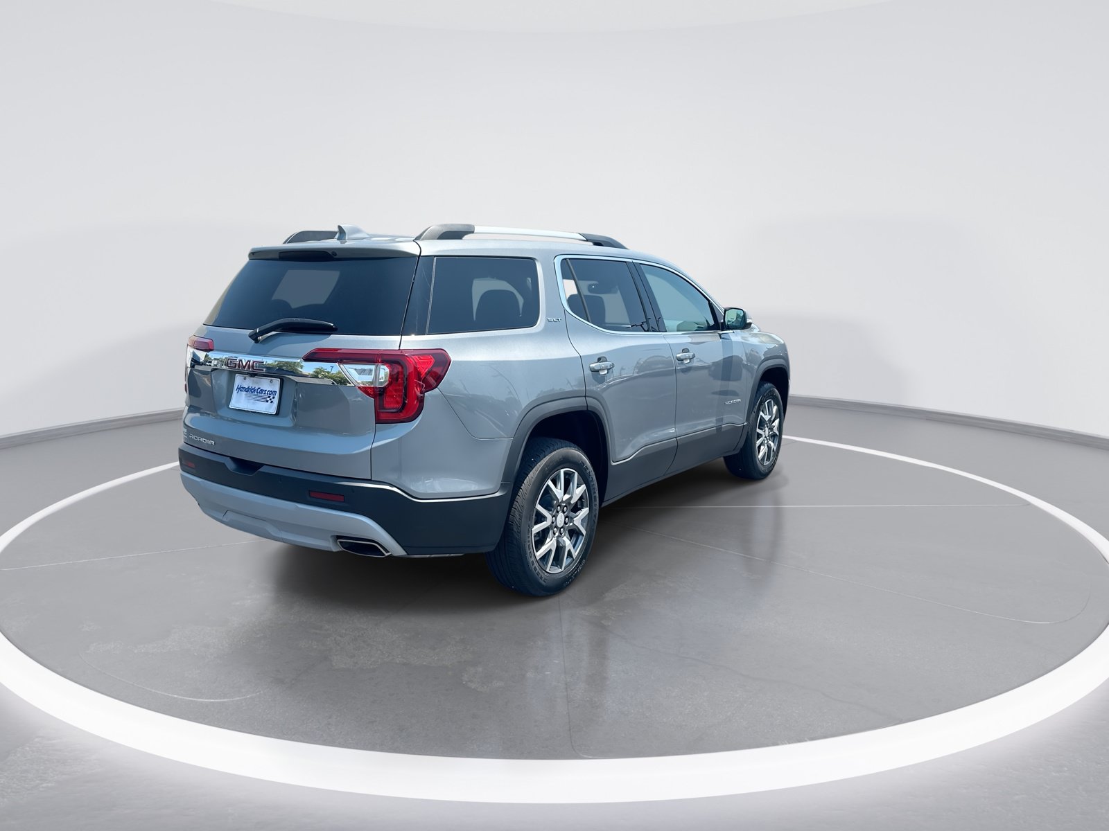 Used 2023 GMC Acadia SLT w/ LPO, Floor Liner Package FWD image 9