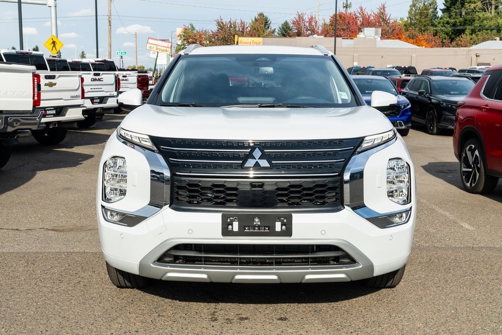 New 2025 Mitsubishi Outlander SEL image 2