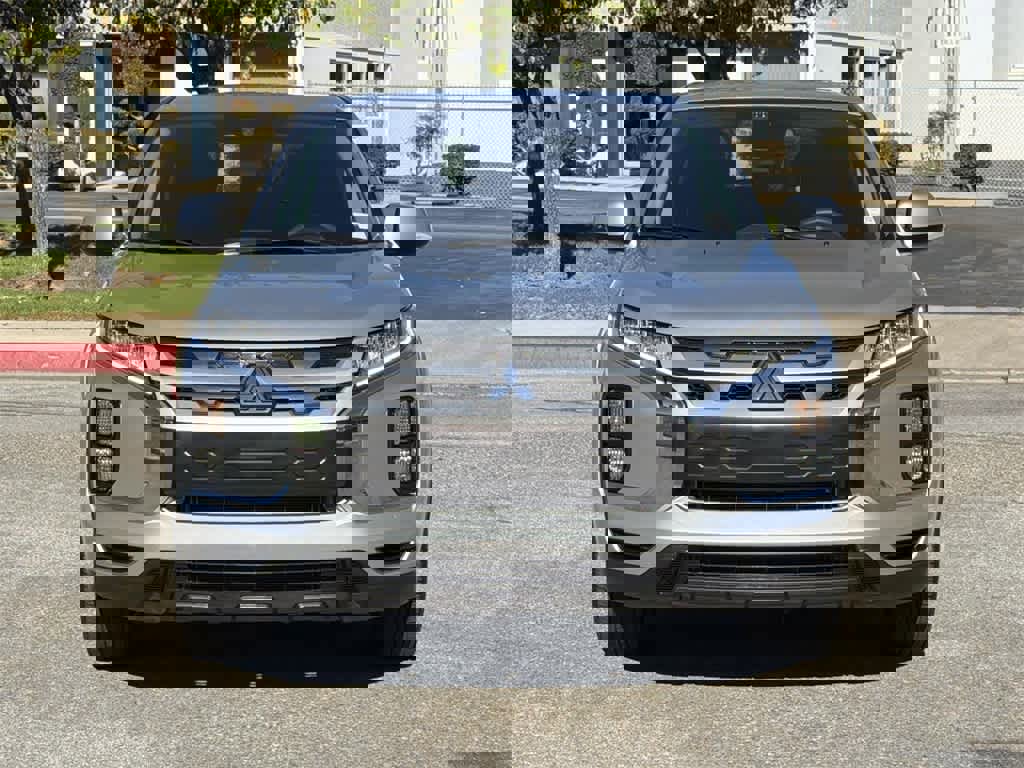 Used 2025 Mitsubishi Outlander Sport ES image 2