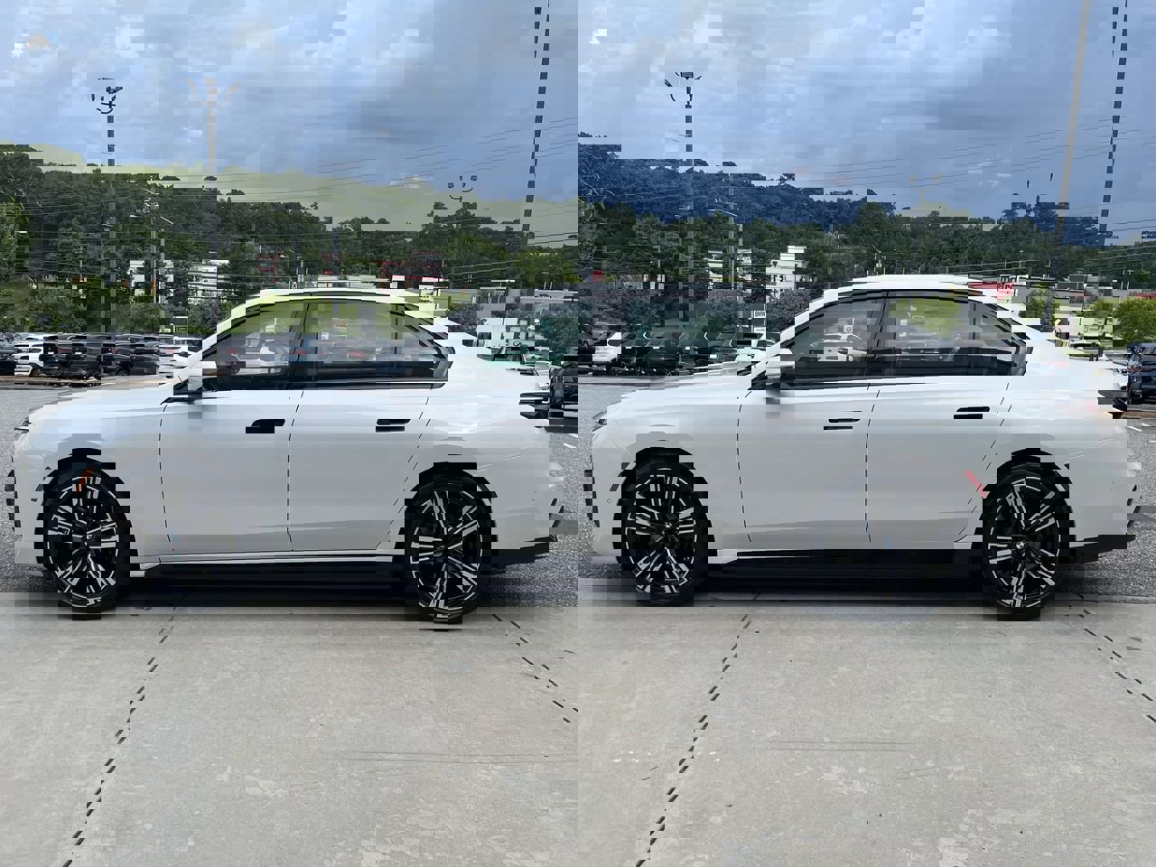 Used 2025 BMW i7 xDrive60 image 5