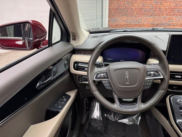 Used 2022 Lincoln Nautilus Reserve w/ Luxury Package image 13