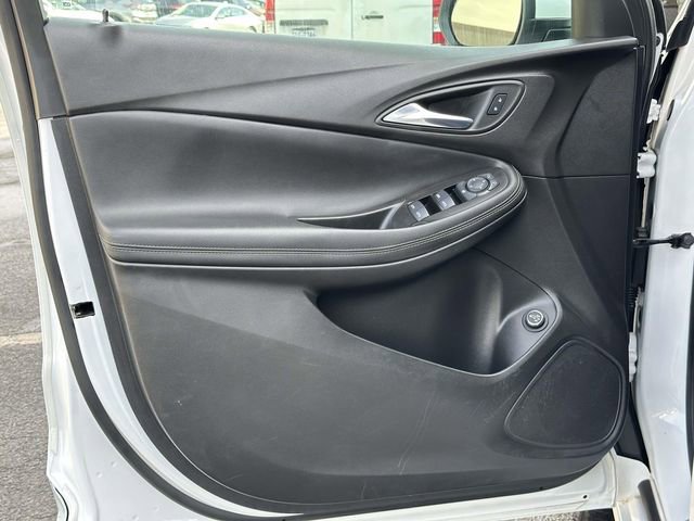 Used 2022 Buick Encore GX Select w/ Sport Touring Package image 13