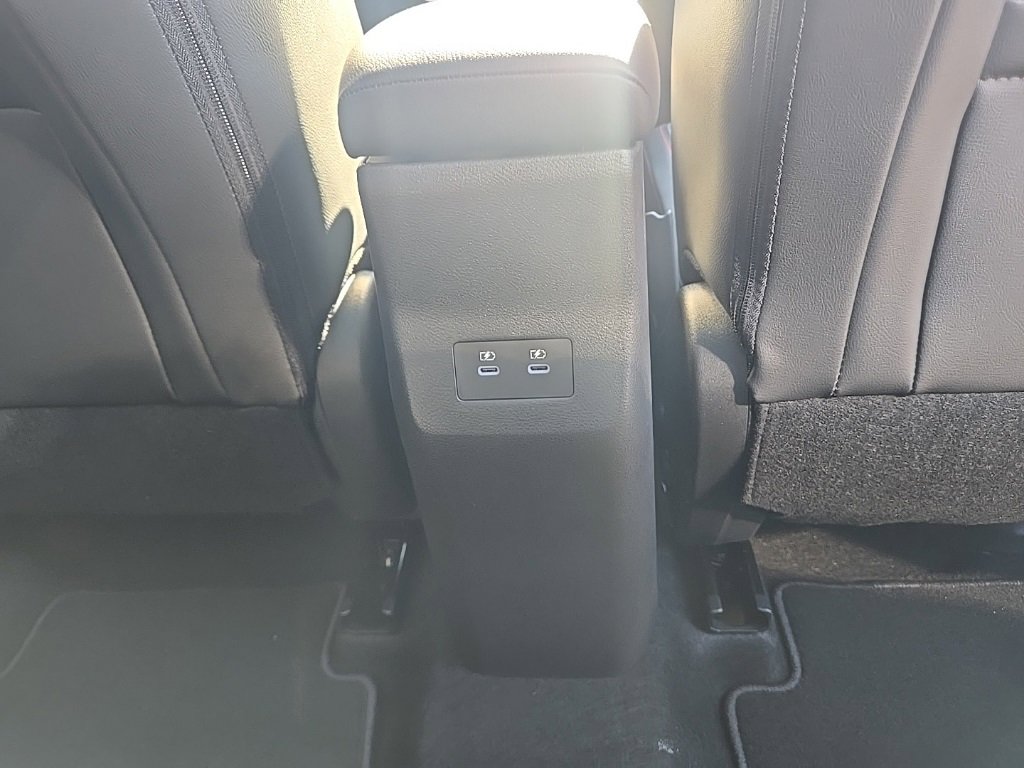 New 2026 Nissan Kicks SR image 30