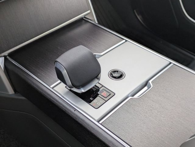 New 2026 Land Rover Range Rover Long Wheelbase SE image 9