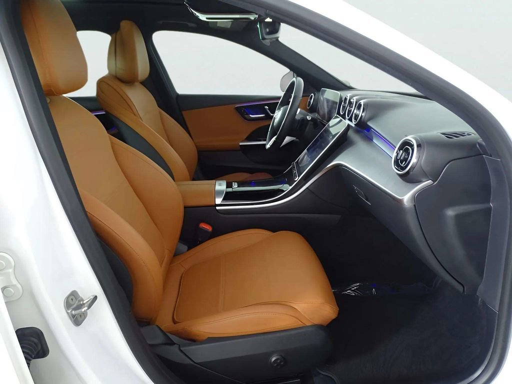 Used 2025 Mercedes-Benz C 300 4MATIC Sedan image 29