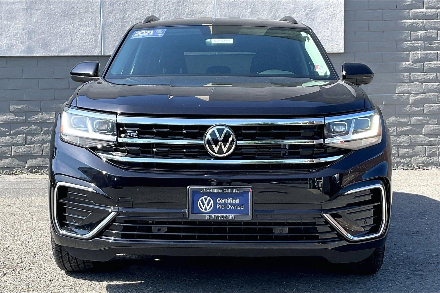 Certified 2021 Volkswagen Atlas SE w/ Towing Package AWD/4WD image 2