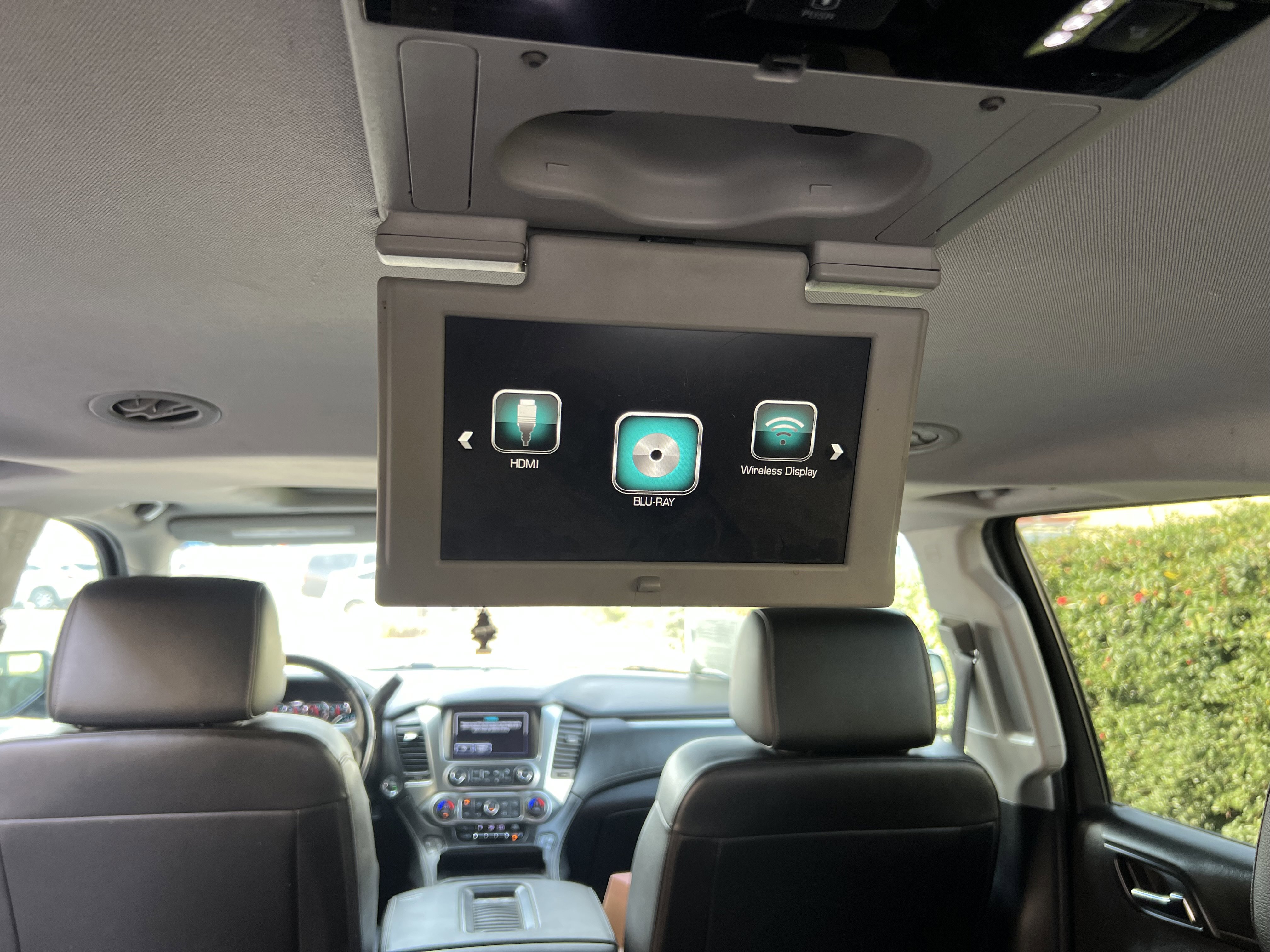 Used 2017 Chevrolet Suburban Premier image 11