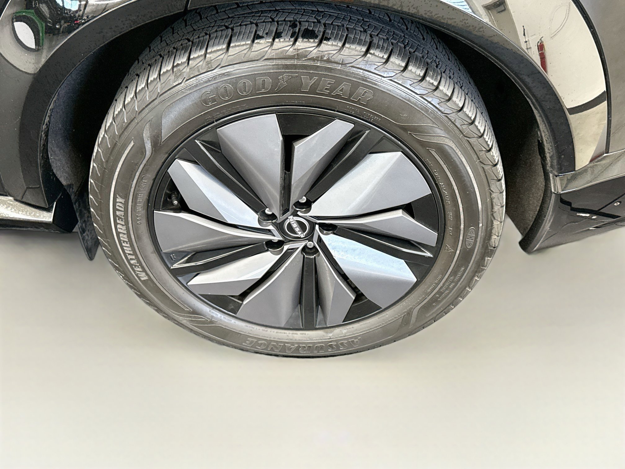 Used 2023 Nissan Ariya FWD image 11