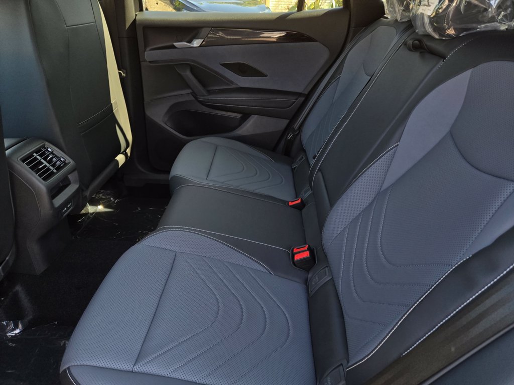 New 2026 Volkswagen Tiguan SE R-Line AWD/4WD image 5