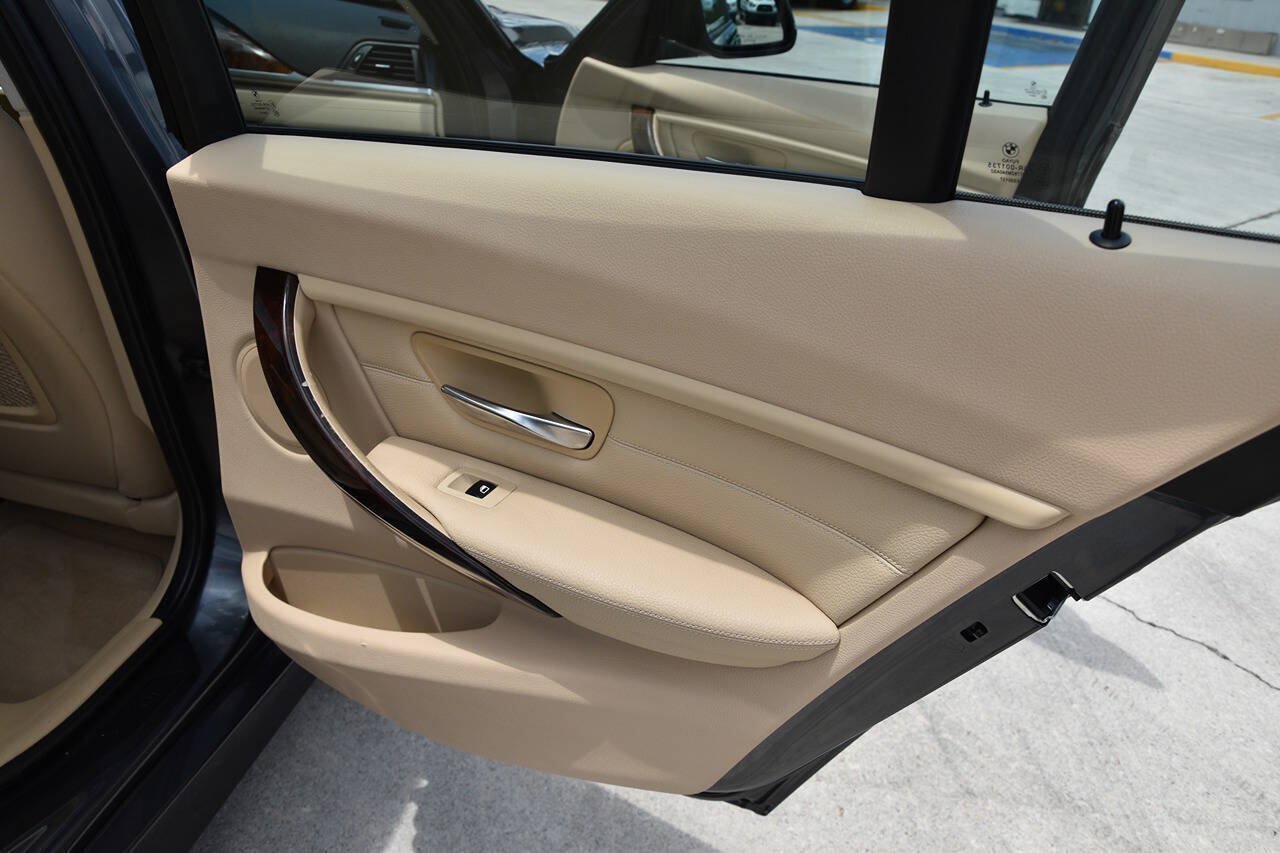 Used 2014 BMW 328i Sedan RWD image 16
