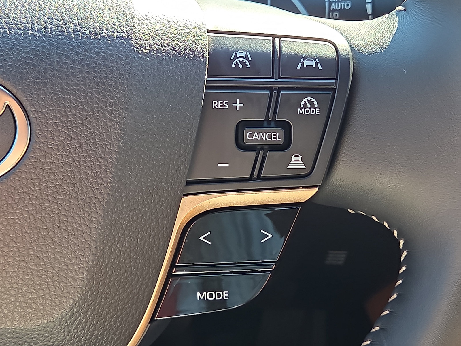 Used 2025 Toyota Crown Signia w/ Advanced Technology Package AWD/4WD image 22
