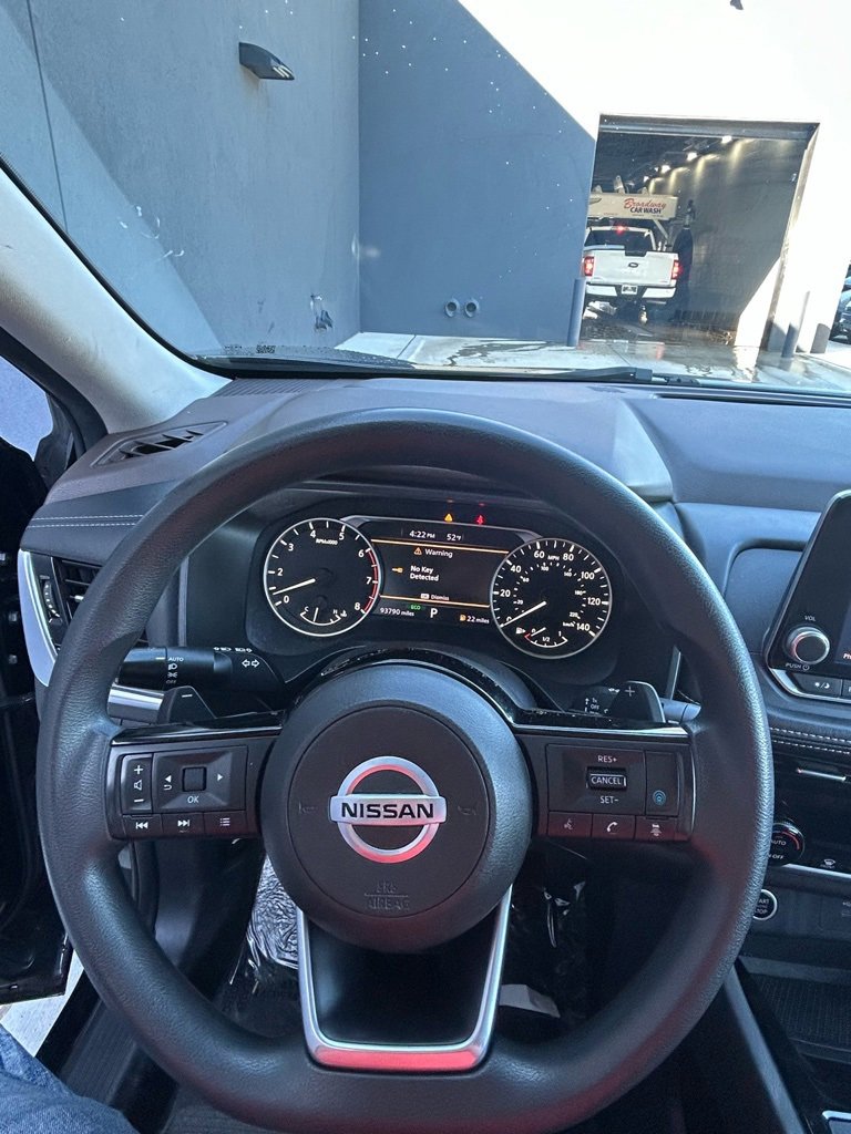 Used 2021 Nissan Rogue SV image 8