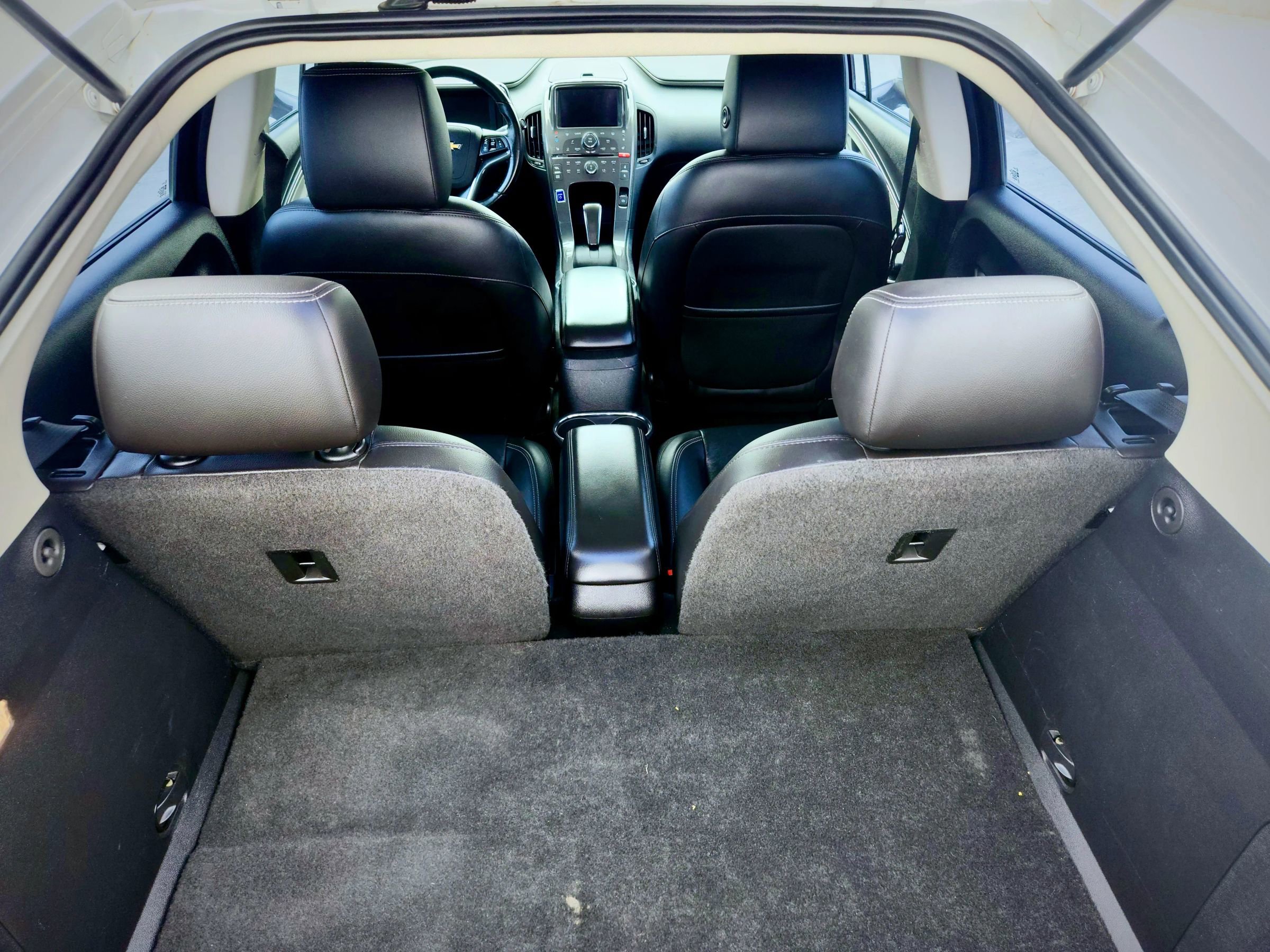 Used 2015 Chevrolet Volt Premium w/ Premium Trim Package FWD image 24
