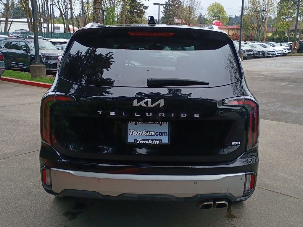 Used 2023 Kia Telluride EX w/ EX Captain's Chair Package AWD/4WD image 5