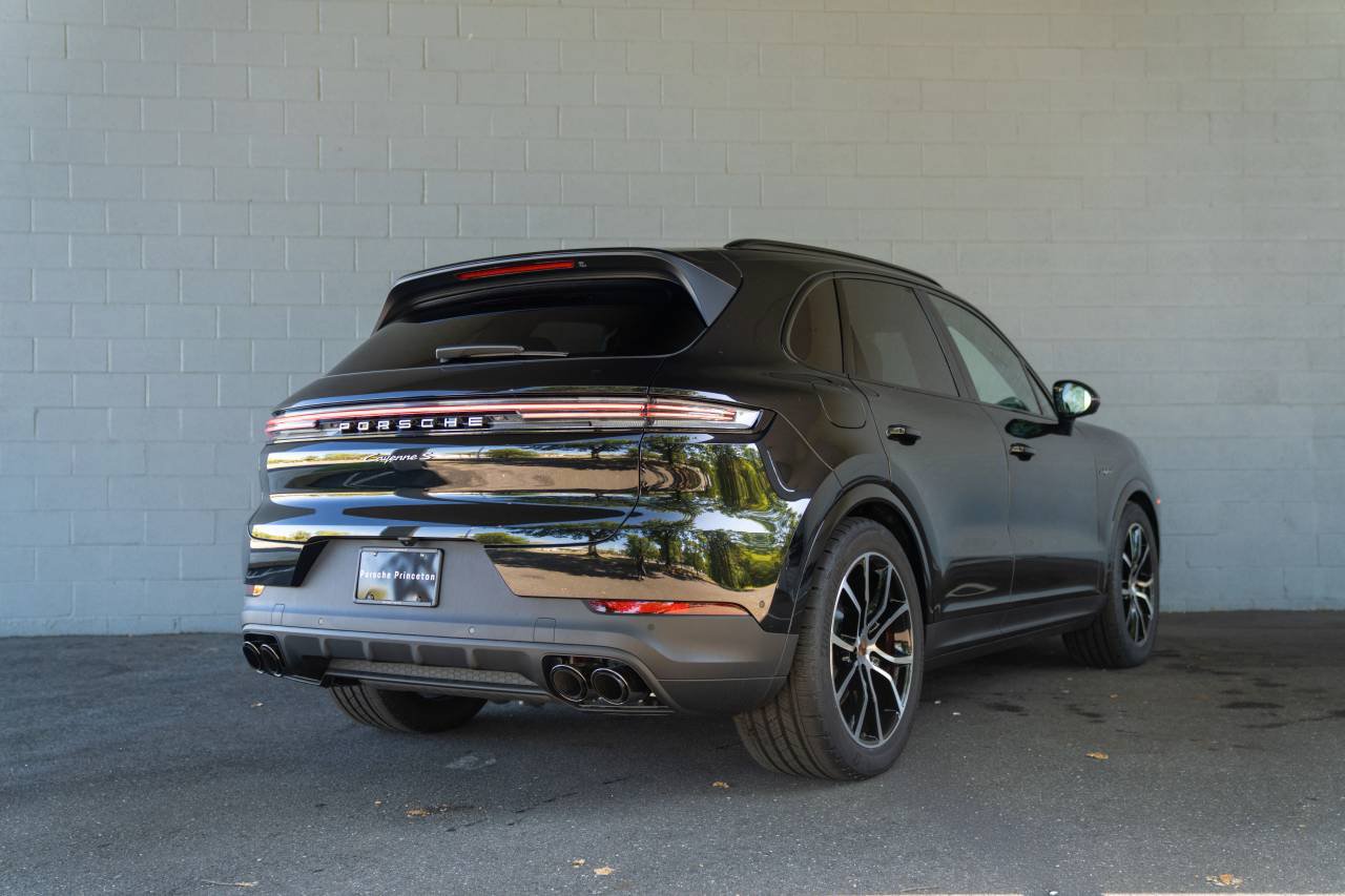New 2026 Porsche Cayenne S AWD/4WD image 11