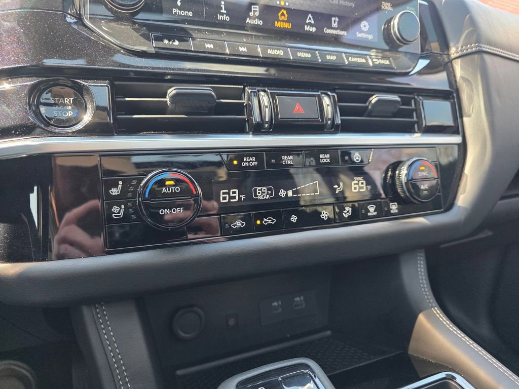 Used 2025 Nissan Pathfinder Platinum w/ Cargo Package image 28