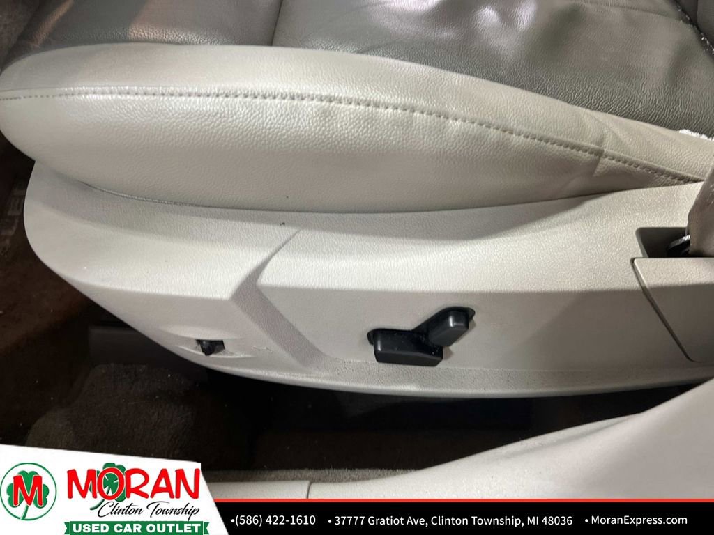 Used 2008 Chrysler 300 Touring image 26