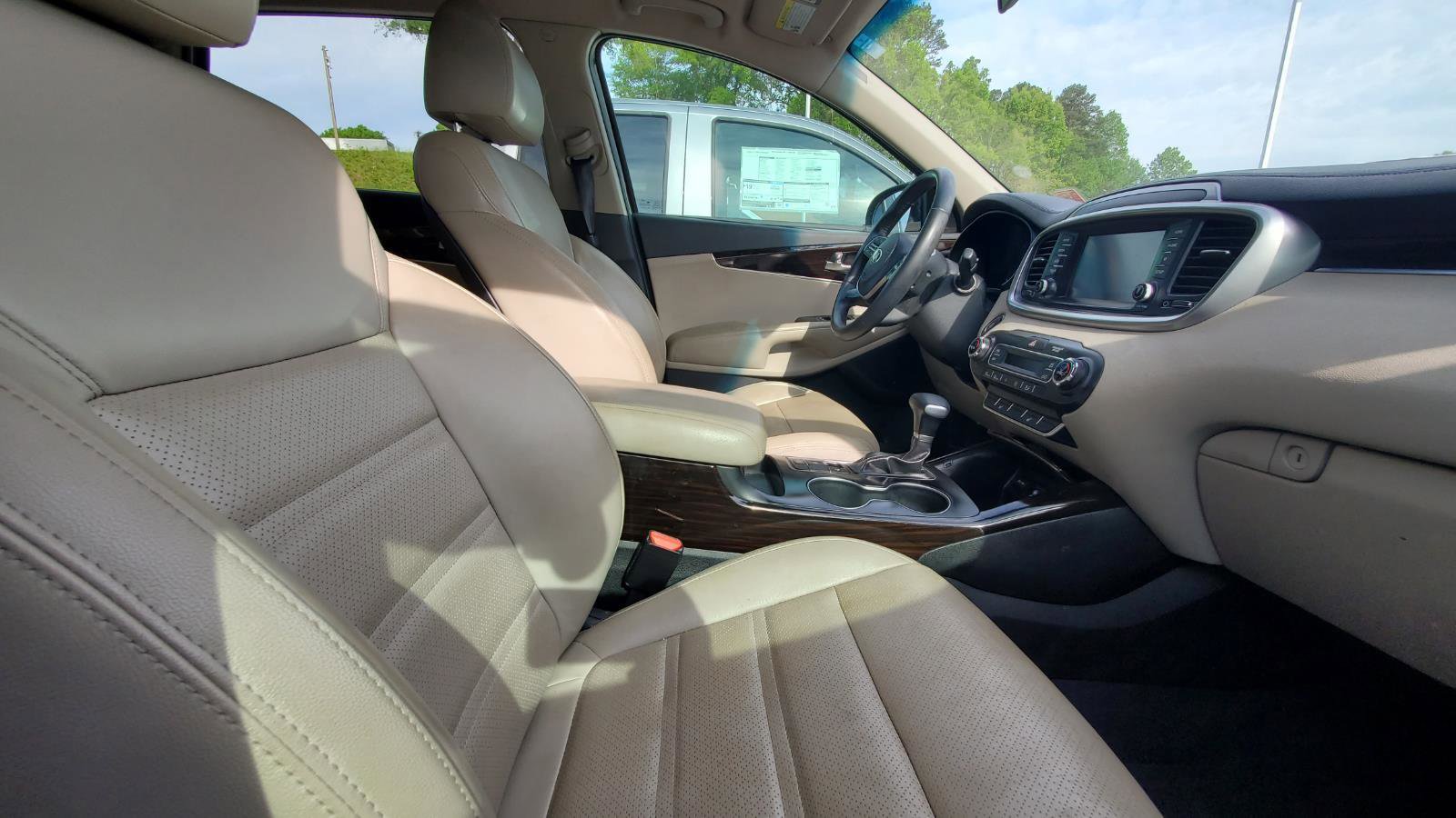 Used 2020 Kia Sorento EX image 4