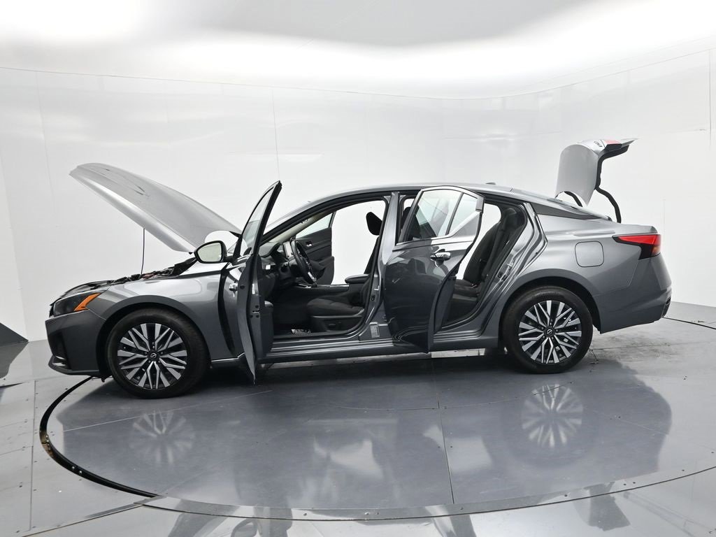 Used 2024 Nissan Altima 2.5 SV image 69