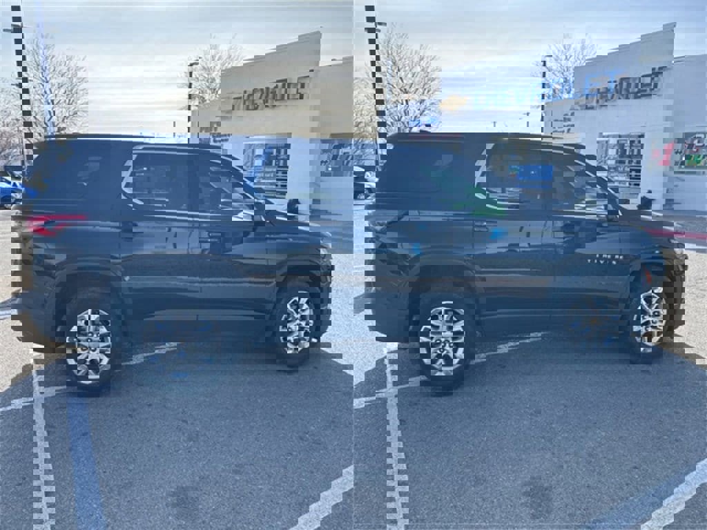 Certified 2023 Chevrolet Traverse LS image 2