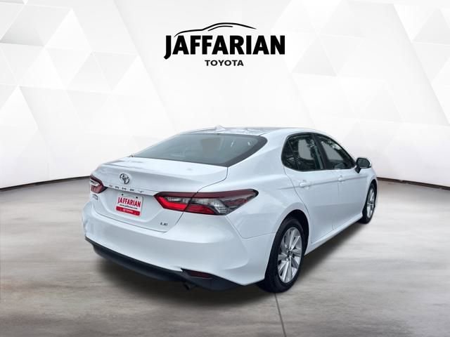 Certified 2022 Toyota Camry LE image 6
