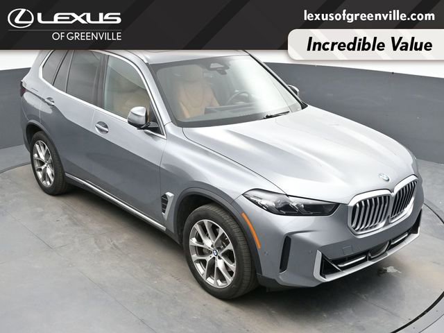 Used 2024 BMW X5 xDrive40i w/ Parking Assistance Package image 44