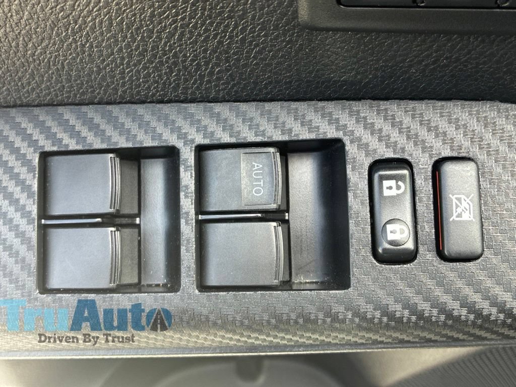 Used 2015 Toyota RAV4 Limited w/ Technology Package FWD image 21