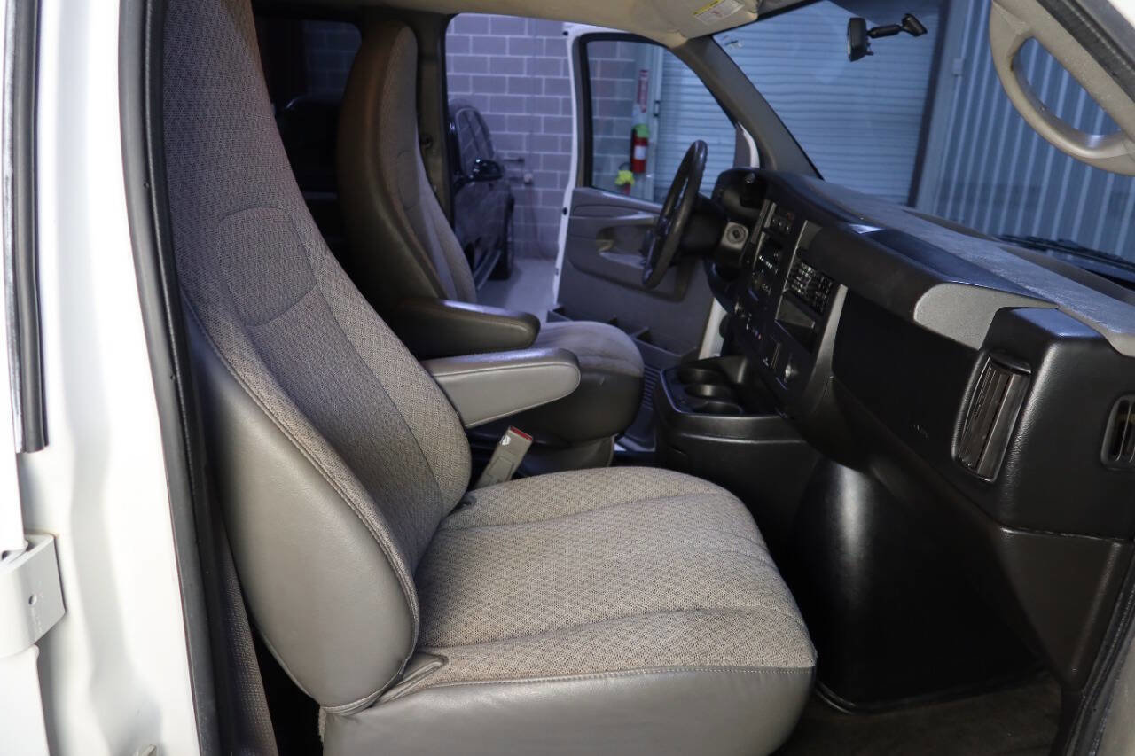 Used 2015 Chevrolet Express 3500 LT w/ LT Preferred Equipment Group image 12