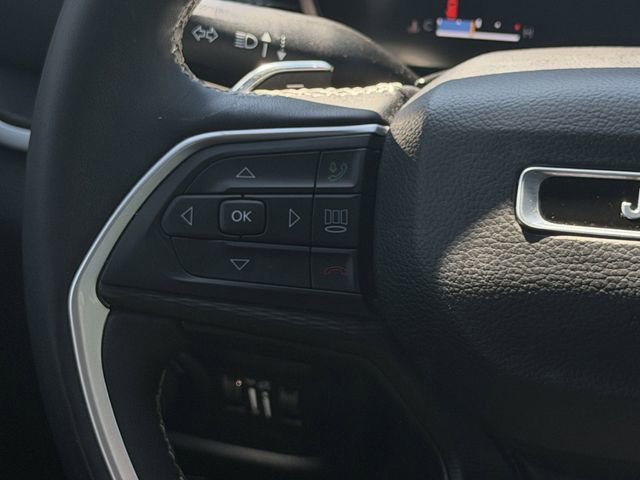 Used 2024 Jeep Grand Cherokee L Altitude RWD image 12