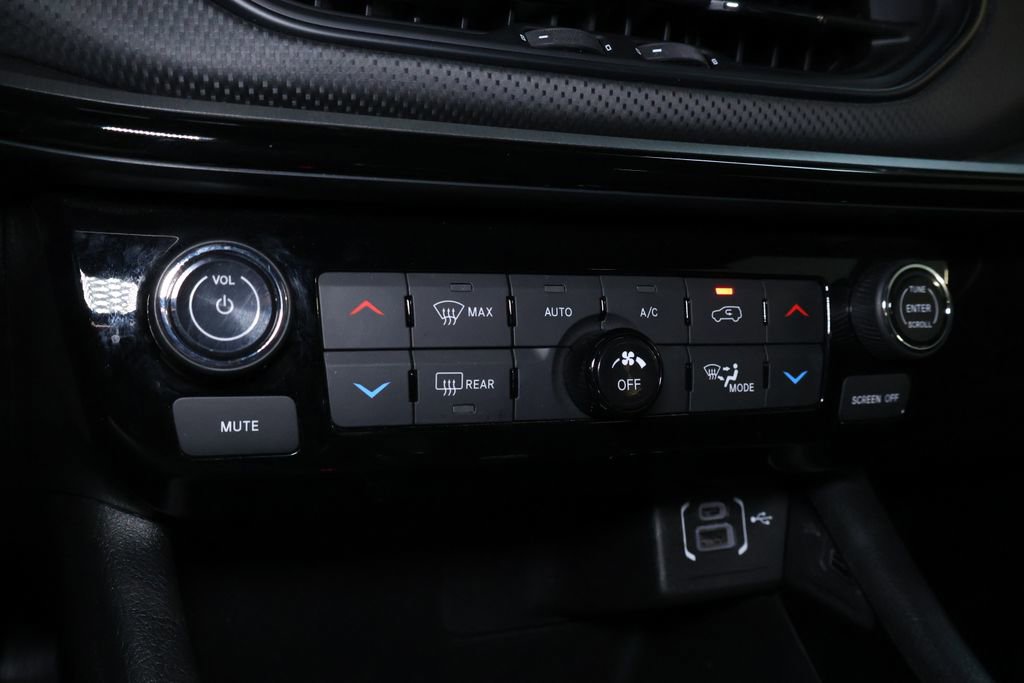 Used 2025 Jeep Compass Trailhawk AWD/4WD image 30