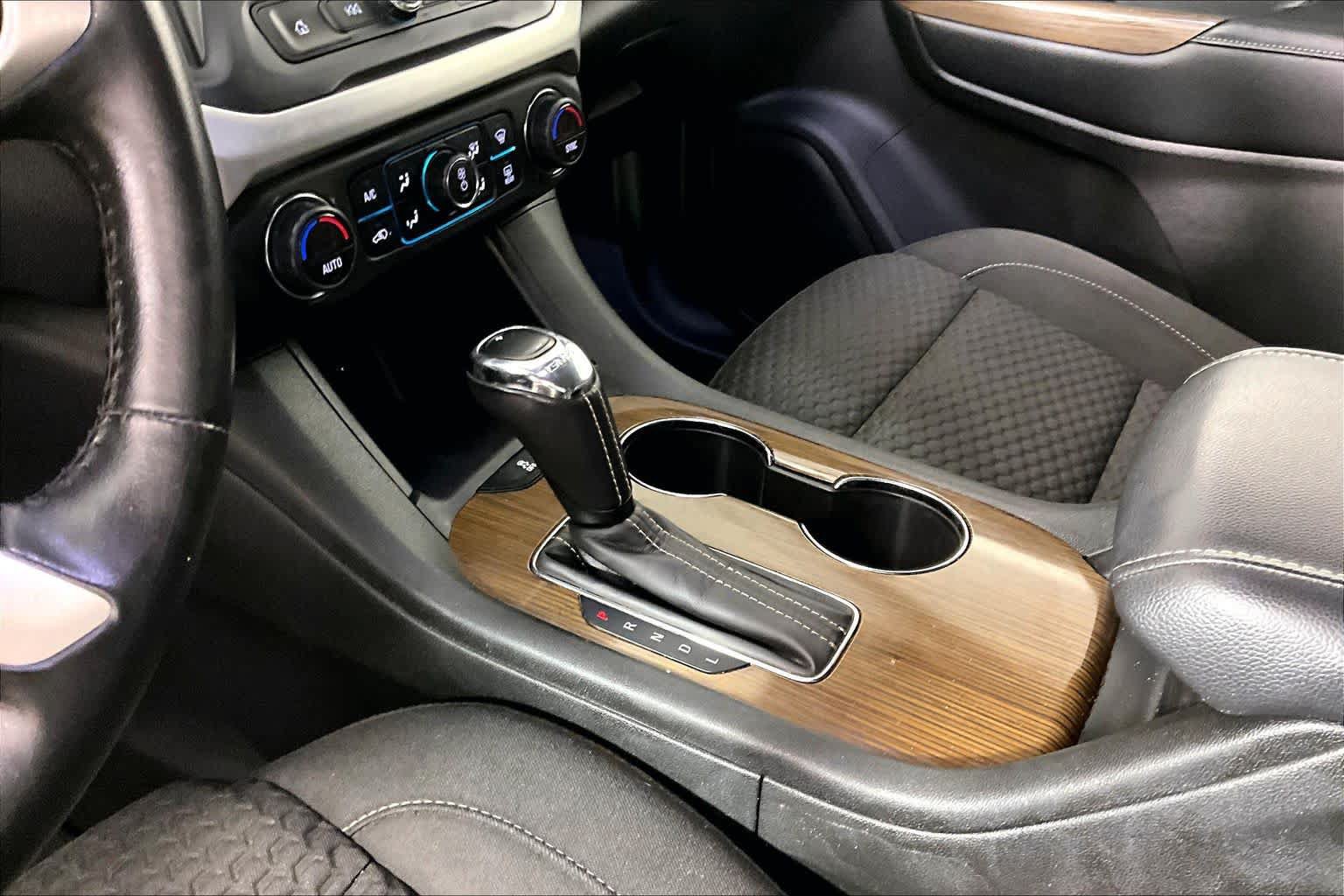 Used 2019 GMC Acadia SLE FWD image 16