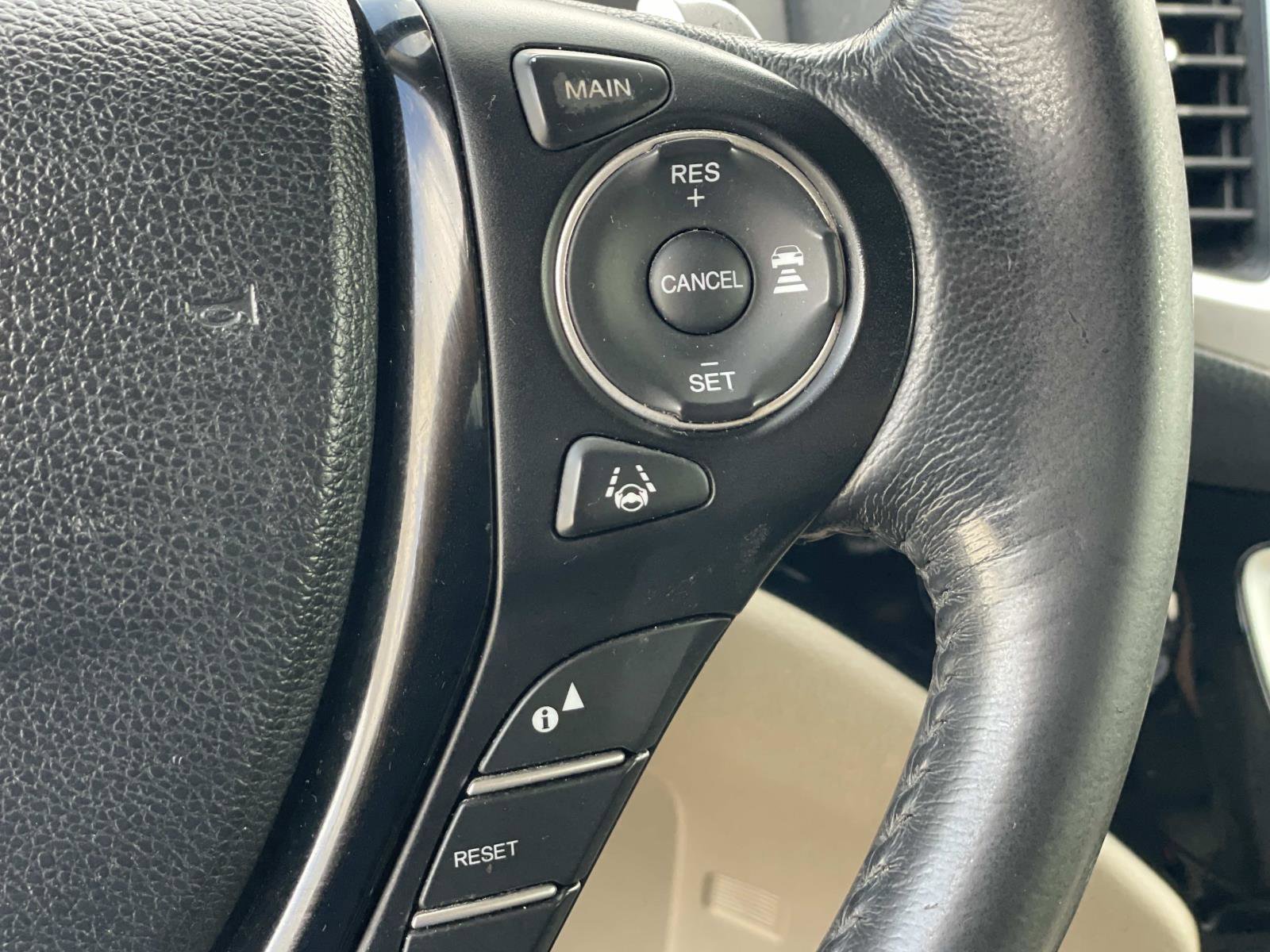 Used 2016 Honda Pilot Touring image 6