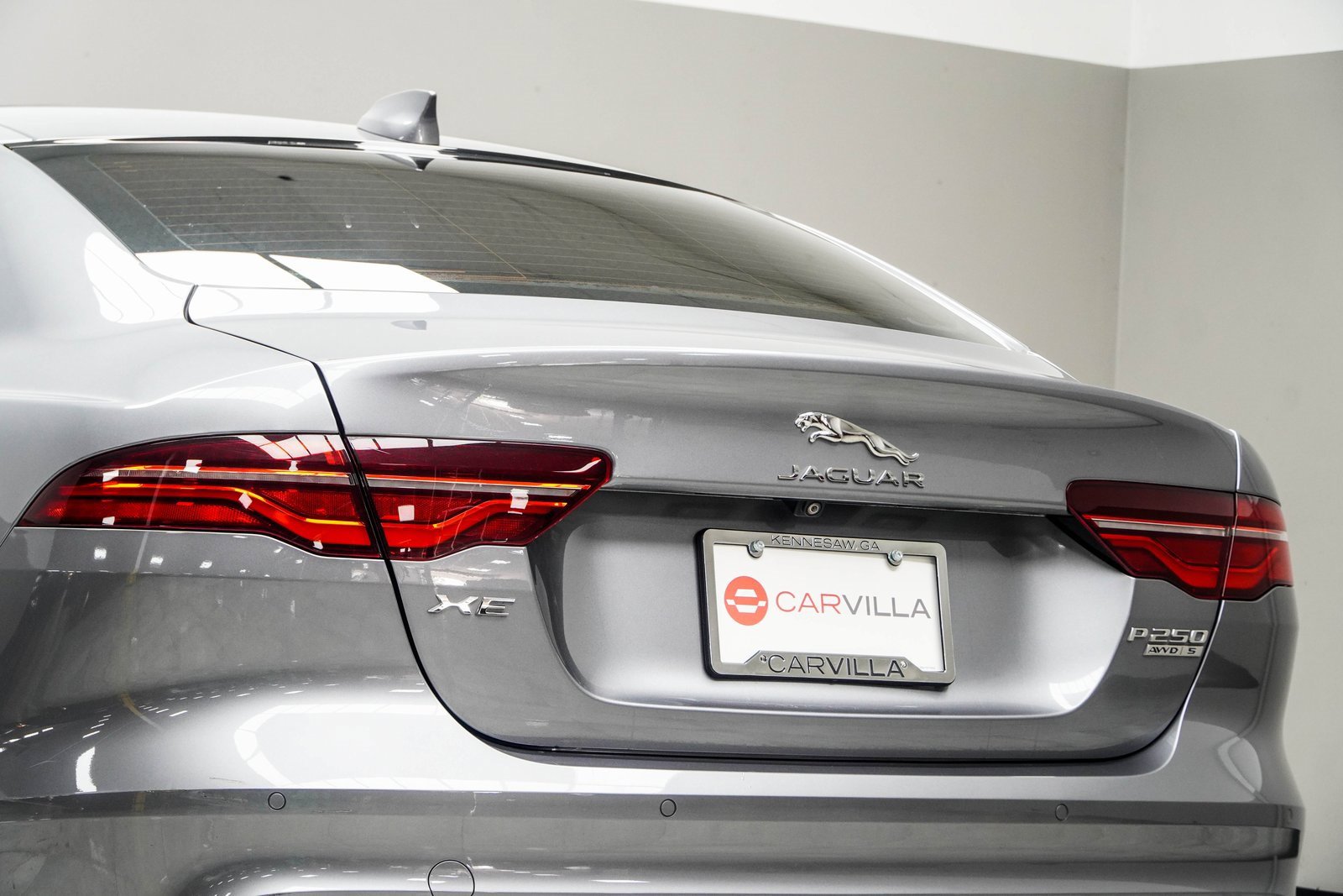 Used 2020 Jaguar XE S image 13