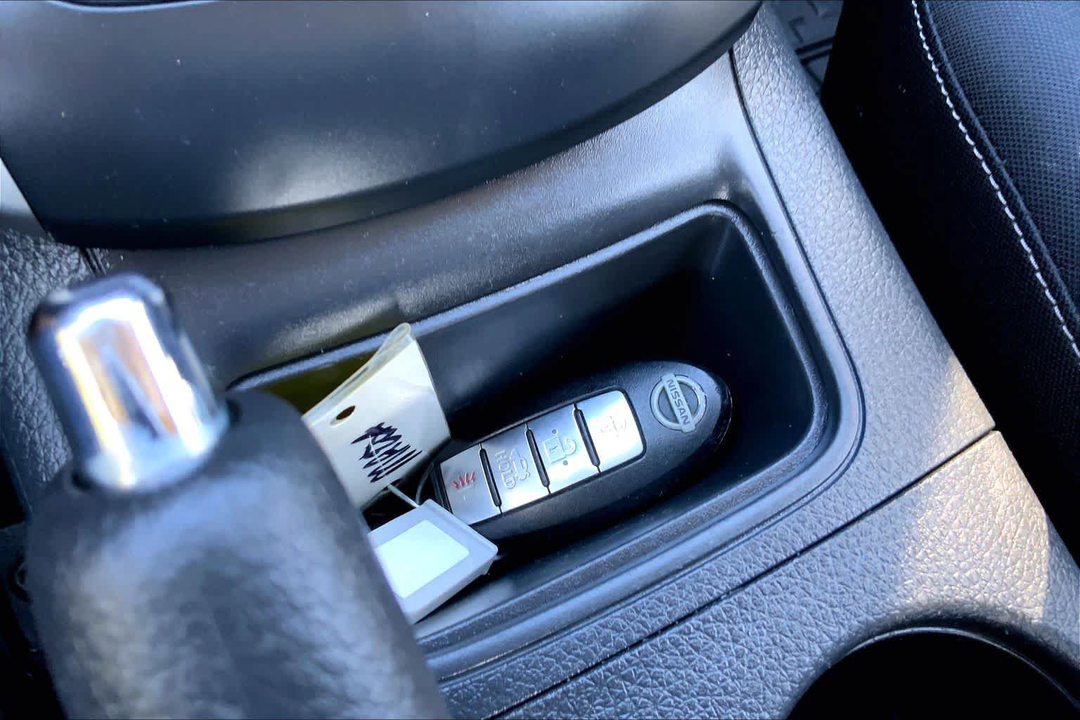 Used 2016 Nissan Sentra SV FWD image 34