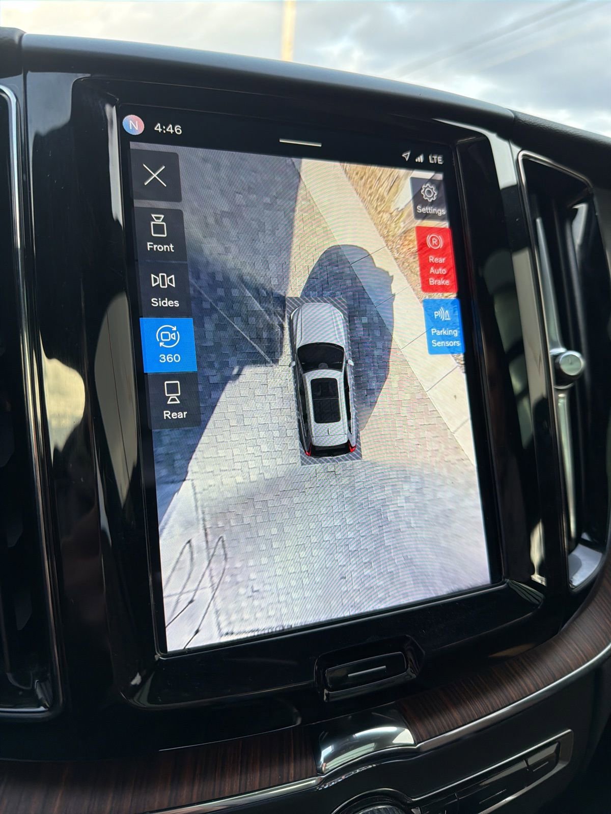 Certified 2025 Volvo XC60 T8 Plus w/ Protection Package Premier image 44