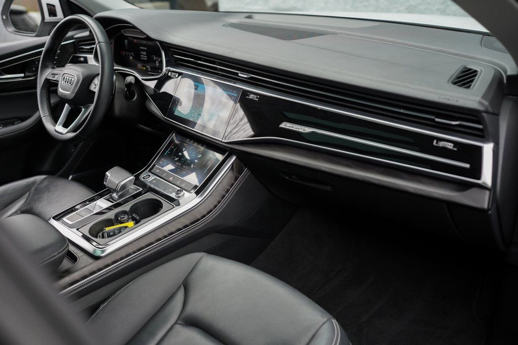 Used 2023 Audi Q8 Premium Plus w/ Premium Plus Package image 22