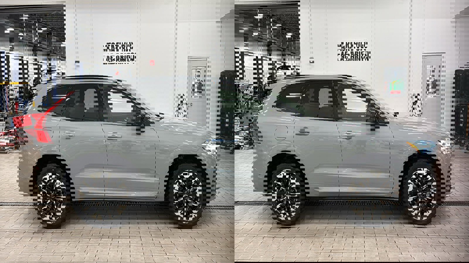 New 2026 Volvo XC60 T8 Plus w/ Protection Package Premier image 4