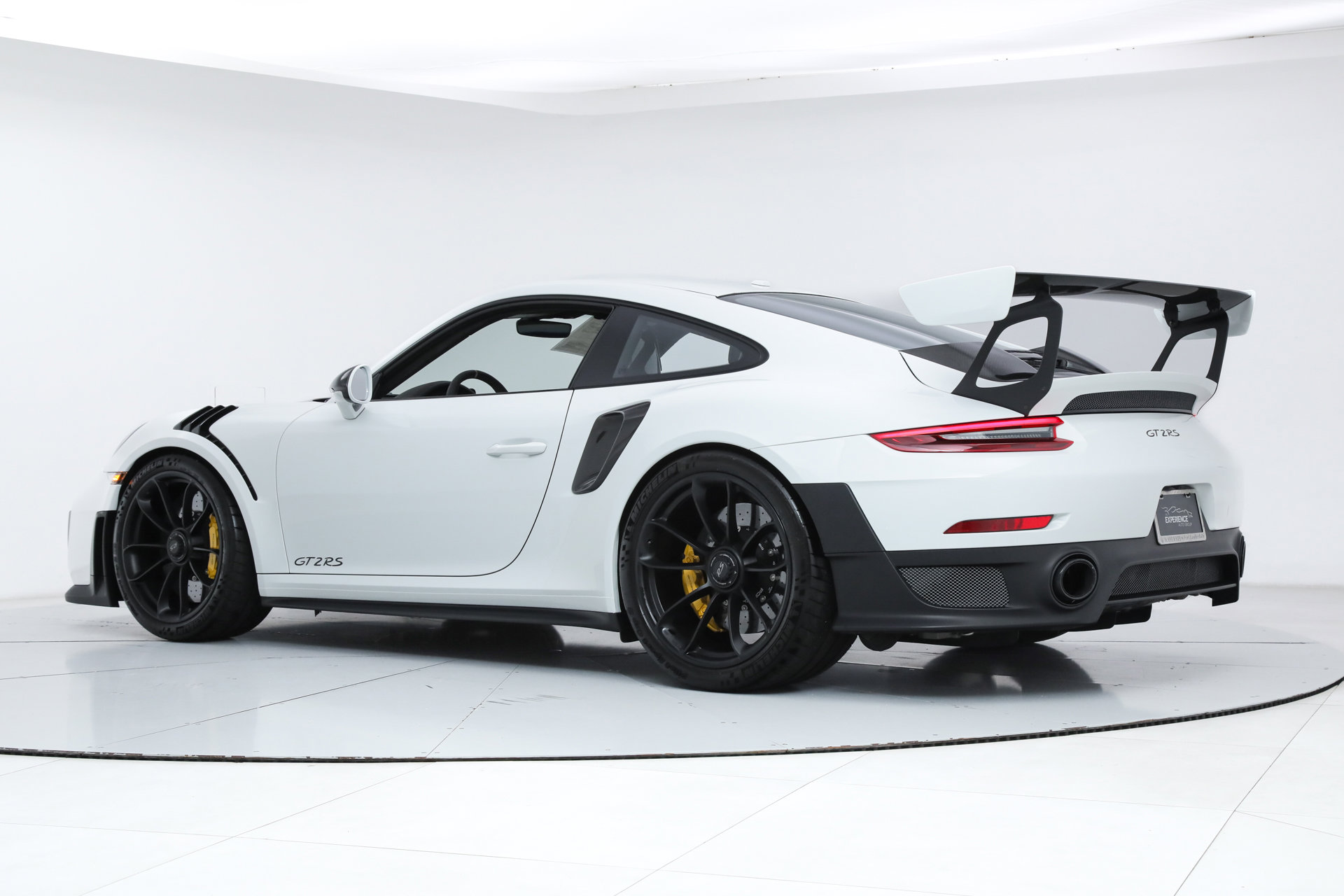 Used 2018 Porsche 911 GT2 RS image 7