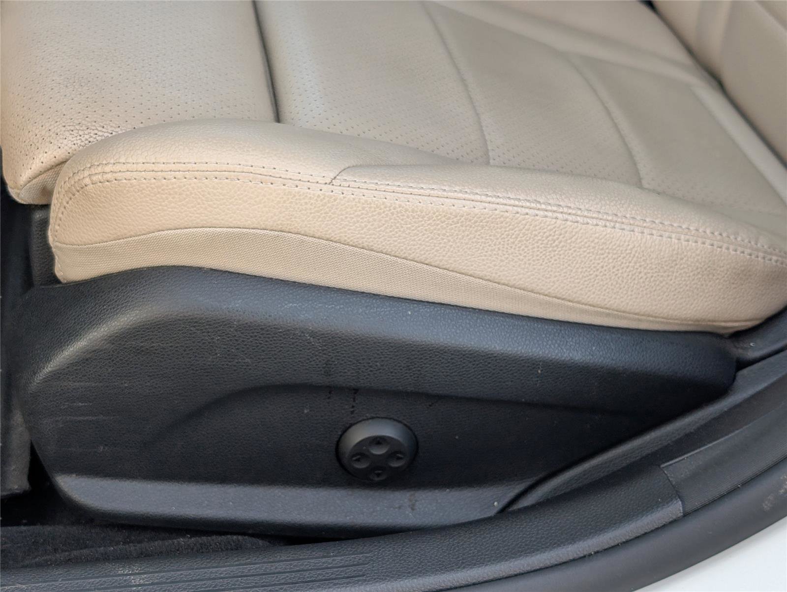 Used 2018 Mercedes-Benz C 300 Sedan image 10