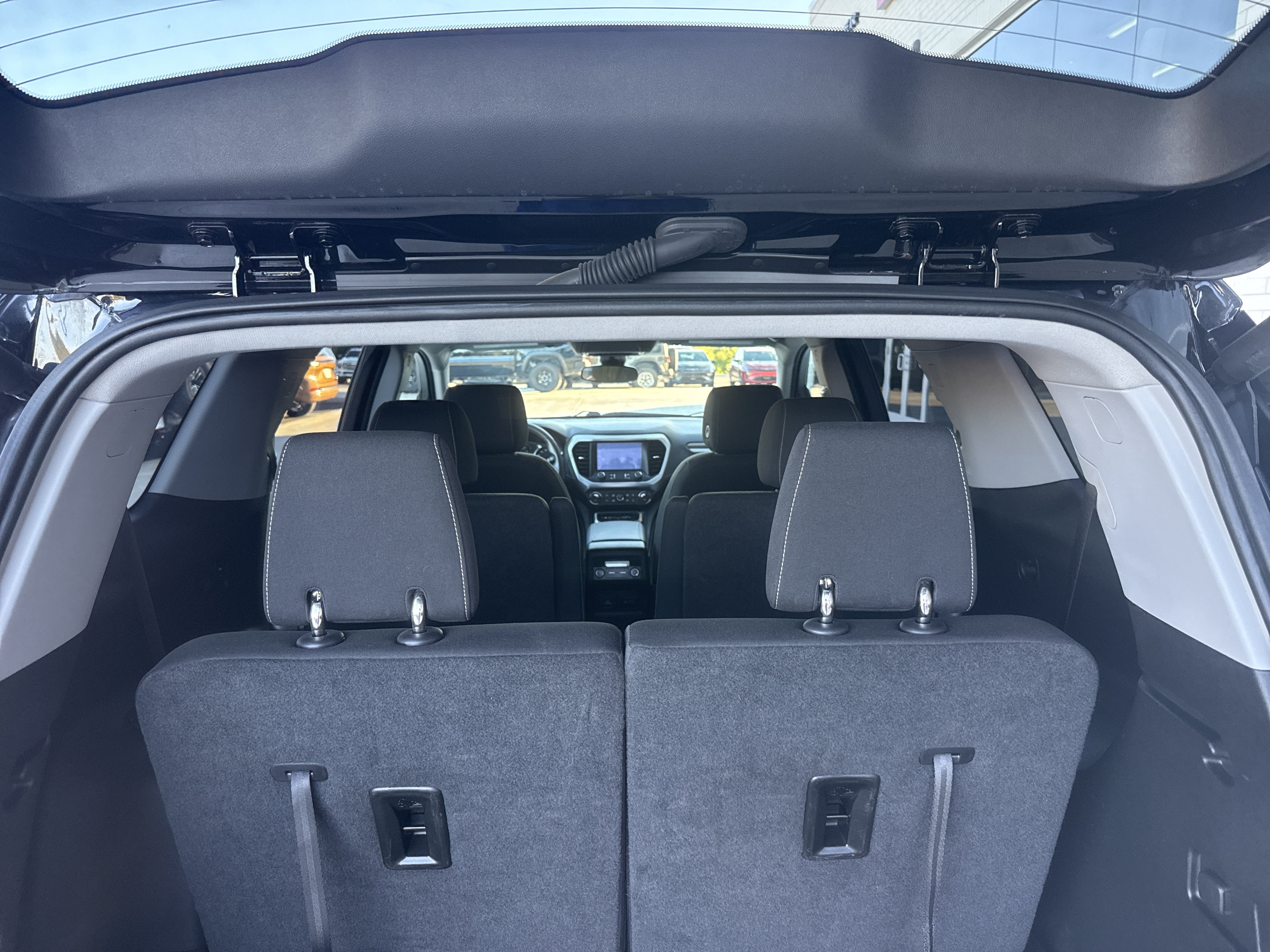 Used 2023 GMC Acadia SLE w/ Driver Convenience Package FWD image 27