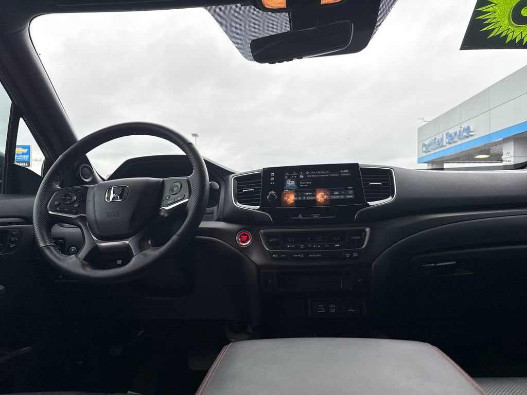 Used 2025 Honda Passport TrailSport image 24