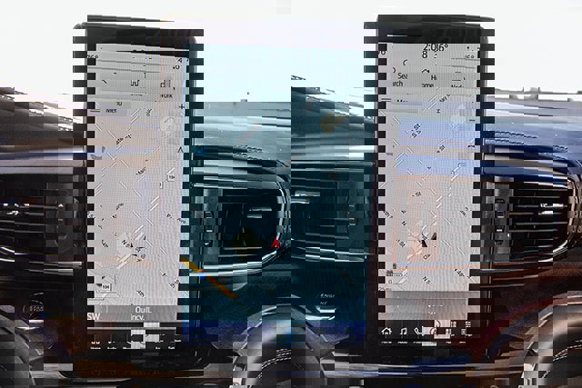 Used 2023 Ford Explorer King Ranch w/ Technology Package image 12