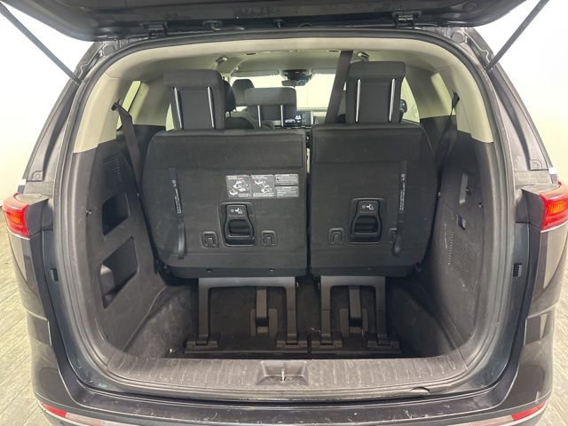 Used 2022 Kia Carnival LX image 8