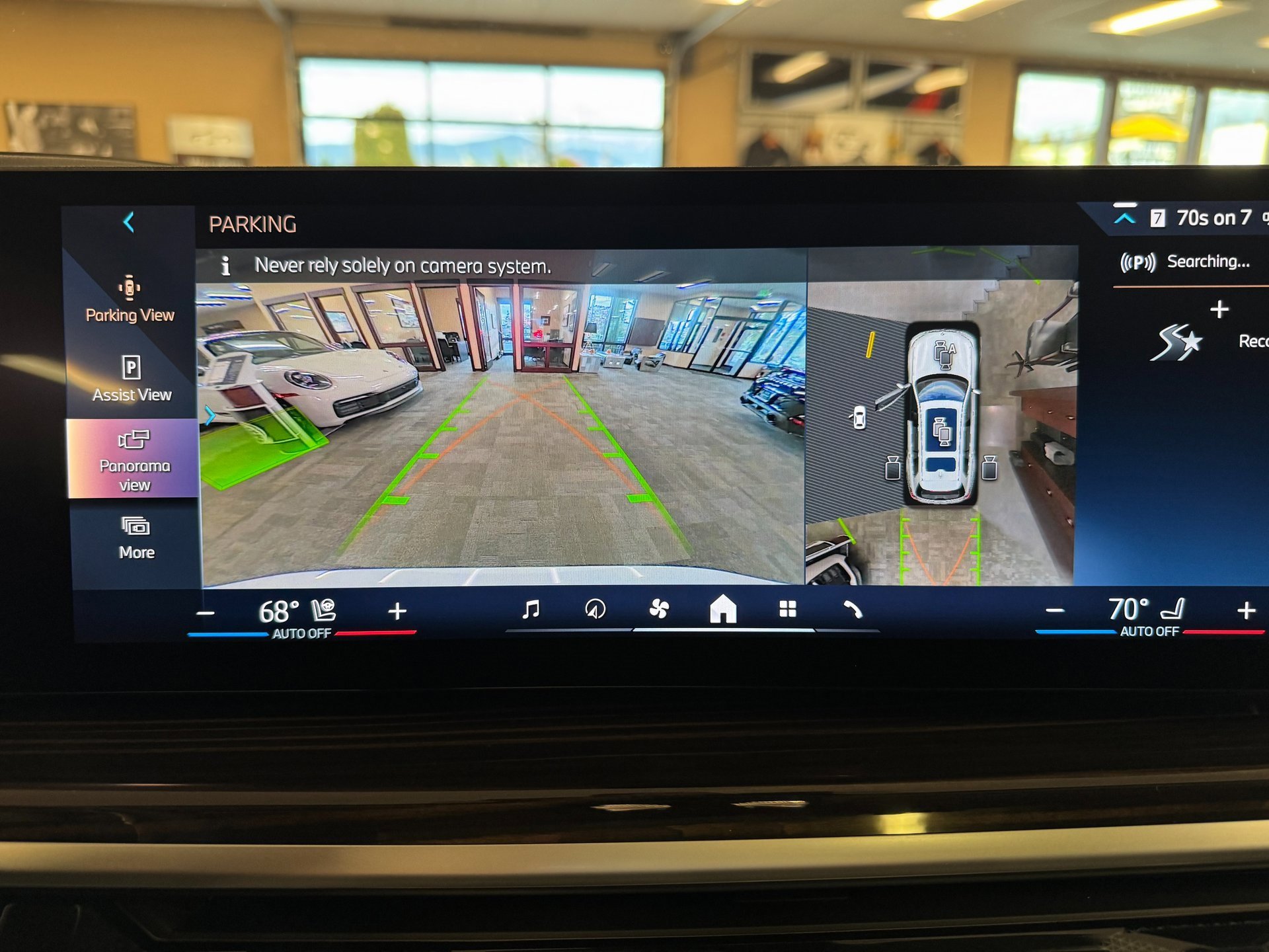 Used 2025 BMW X7 xDrive40i w/ Premium Package image 33